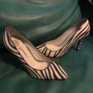 NWT Jeffrey Campbell Zebra Pumps Heels Size 6